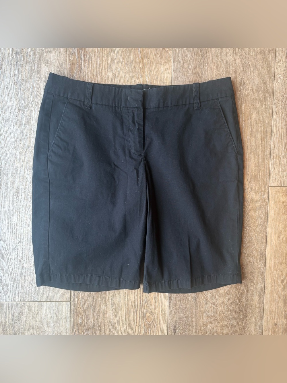 J. Crew Women Size 4 Black Bermuda Shorts Cotton Preppy Tailored Mid Length